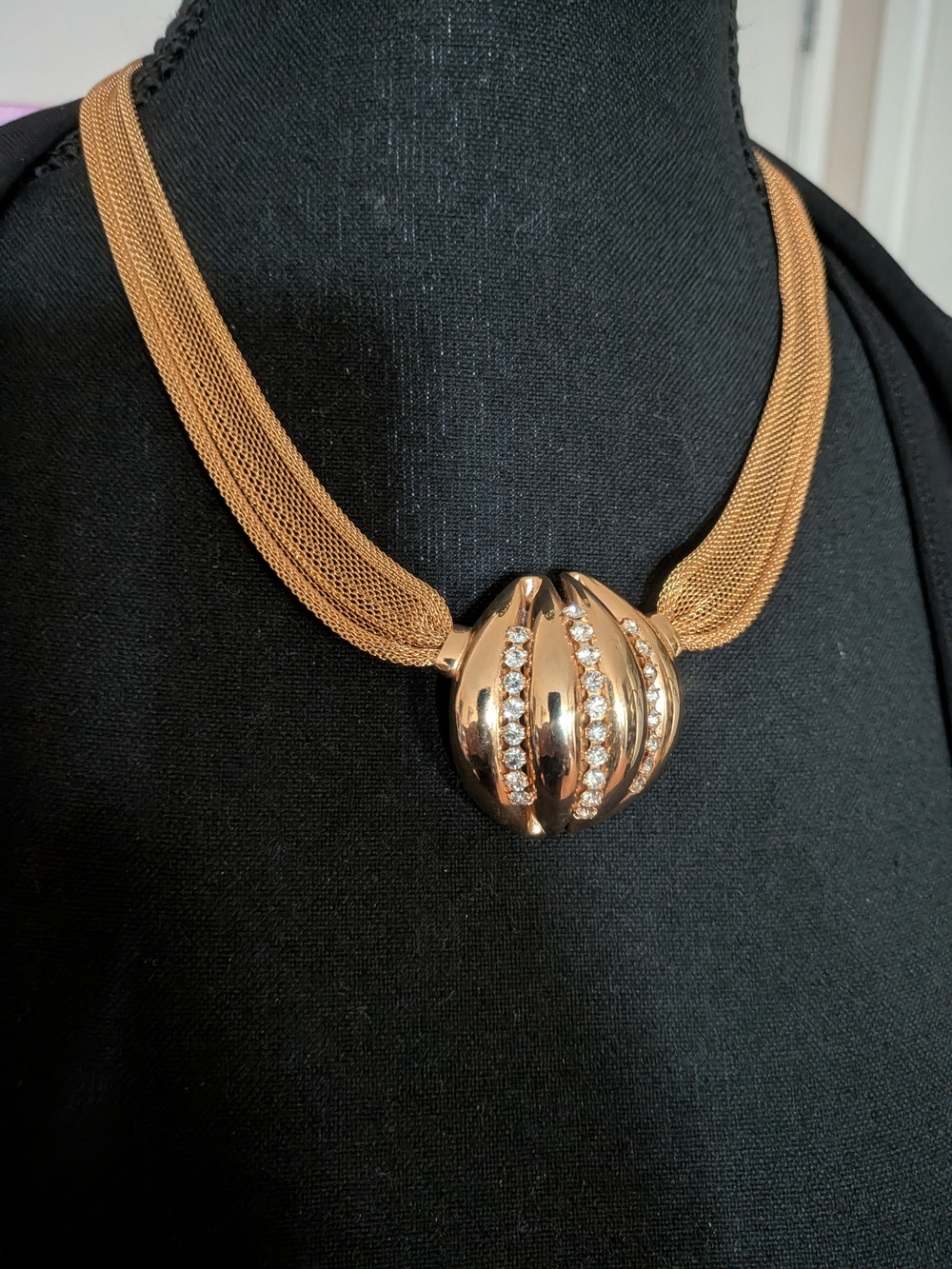 VTG 1980s Glam Gold Tone Woven Mesh Collar Necklace with Rhinestones